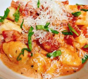 Quick and Easy Tomato Basil Gnocchi Photo