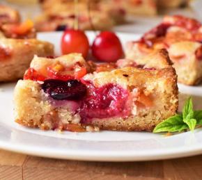 Fresh Cherry Cake Photo