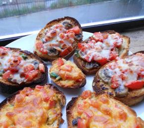 Mushroom and Tomato Bruschetta Photo