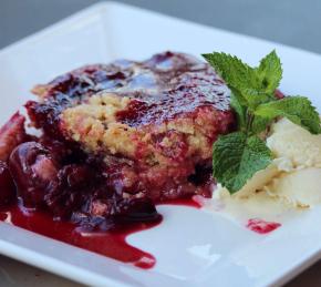 Don't Go Heatin' the House Gluten-Free Fresh Cherry Crumble Photo