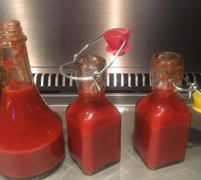 How to Make Homemade Sriracha Sauce Photo