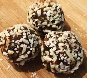 Pumpkin-Almond-Date Balls Photo