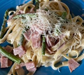 Creamy Ham and Asparagus Fettuccine Photo