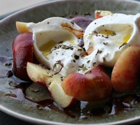 Peach Burrata Salad Photo