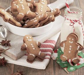 Gingerbread Men Cookies with Nutella® hazelnut spread Photo