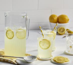 Old-Fashioned Lemonade Photo