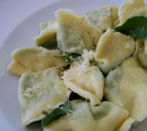 Spinach and Ricotta Tortellini Photo