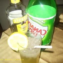 Pineapple Lemonade Spritzers Photo