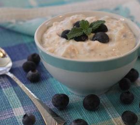 Overnight Steel-Cut Oats with Yogurt and Blueberries Photo