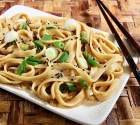 Cold Sesame Noodles with Spicy Peanut Sauce Photo