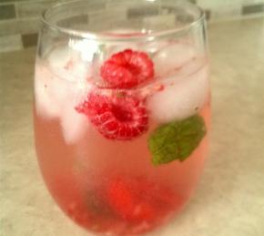 Fresh Raspberry Mojito Photo