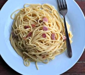 Maple Syrup-Glazed Bacon Breakfast Carbonara Photo