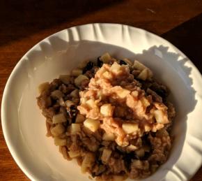 Creamy Apple Cinnamon Raisin Oatmeal Photo