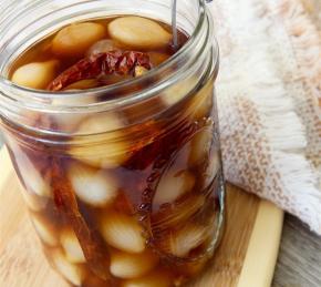 Traditional English Pickled Onions Photo