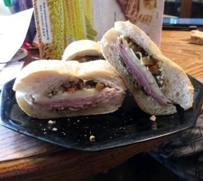 Real N'awlins Muffuletta Photo