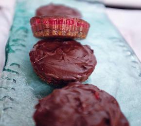 Vegan Raspberry Chocolate Tarts Photo