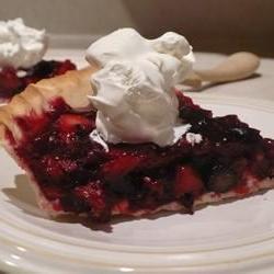 Maman's Fresh Strawberry Rhubarb Pie Photo