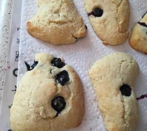 Huckleberry-Lemon Scones Photo