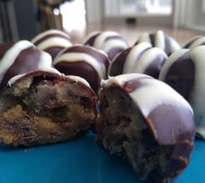 Nichola's Chocolate Chip Cookie Dough Truffles Photo